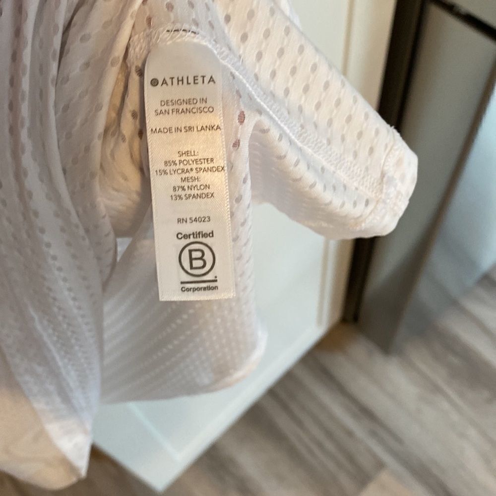 Athleta Sheer/Mesh like Tank  - Picture 5 of 6